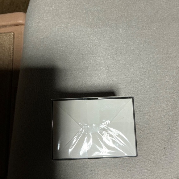 Chanel number 5 body lotion the big jar. - Picture 5 of 6